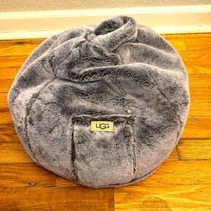 UGG Dawson Faux Fur Tablet & Phone Lap Pouf in Chocolate Gray